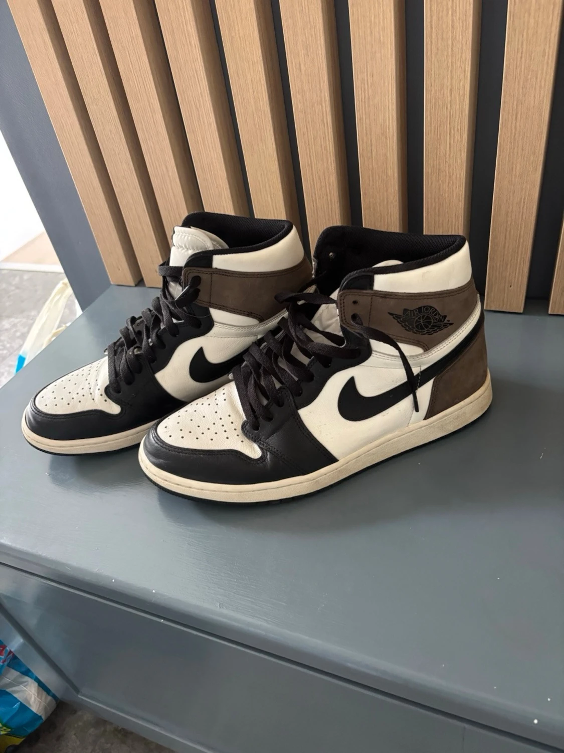 Nike Air Jordan 1 High Mocha - 1