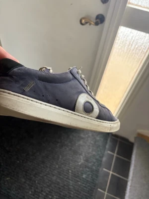 Oliver cabell skor - Säljer ett par Oliver cabell skor! Dom är använda en del så därmed inte nytt skick! Men dom är köpta i usa och kvitto finns på sista bilden, priset är diskuterbart vid seriöst intresserade köpare😁