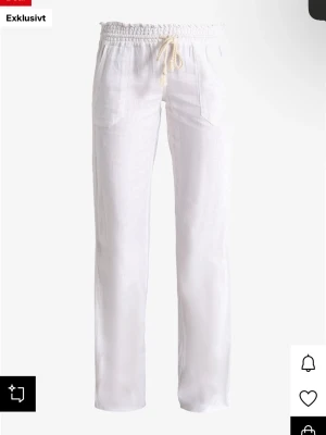 Vita Roxy linnebyxor - Superfint skick, sällan använda!🩵