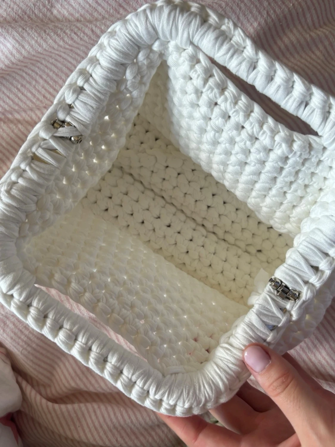 Vit flätad clutchväska - 2