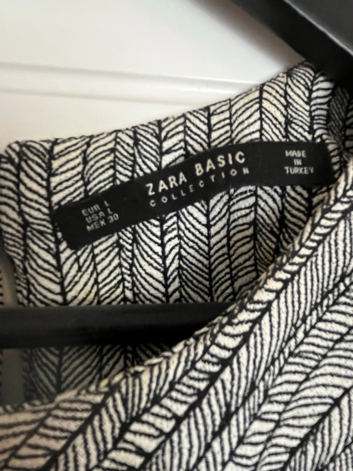 Kortärmad mönstrad klänning från Zara - 1