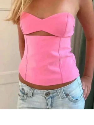 Rosa bandeau topp Zara - Byta en storlek L mot en s/m då den vara för stor i bysten för mig💓