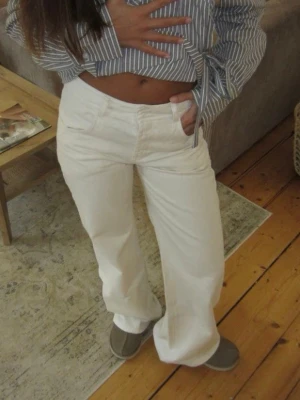 Vita jeans - Helt nya!! Passade ej mig