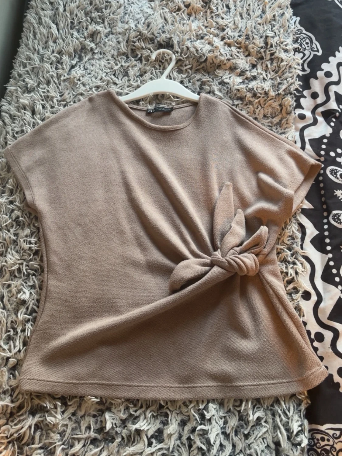 Beige stickad topp med knyt Zara 