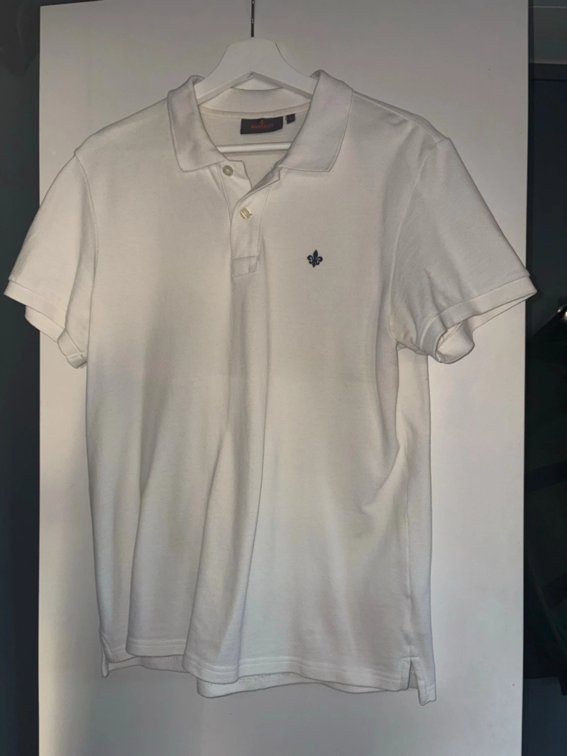 Vit pikétröja från Morris