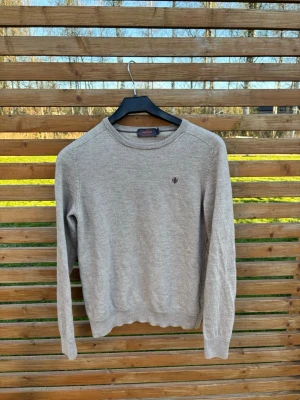 Morris merinoull tröja  - Skick: 8/10 | Storlek: L men sitter mer som XS | Pris: 399 | Finns inga defekter | Passar längd 160-168 | Hör av er vid frågor! 🙌   Bra att veta:  - Jag gör ej returer!