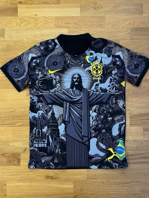 Limited Edition Brazil Concept Kit - Concept kit för brasiliens landslag. Storlek S, lite stor i storleken. Ej diskutabelt pris.