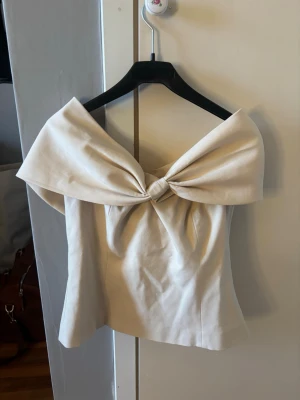 Söt topp - Supersöt topp från NAKD, endast testad. 