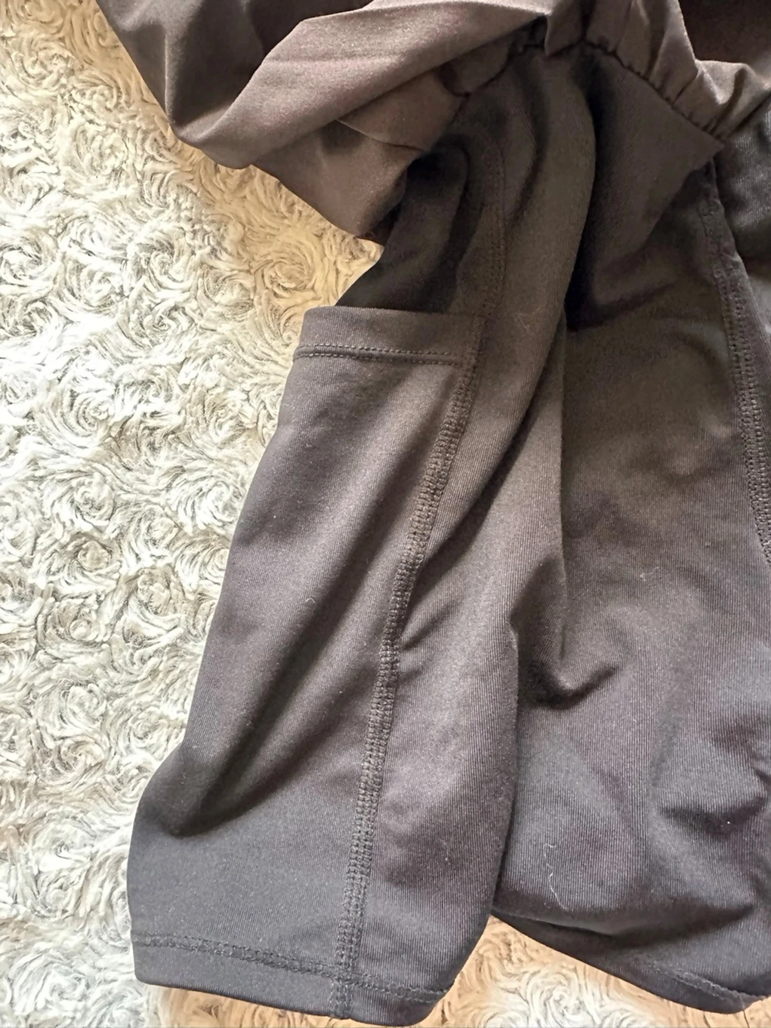 Svart plisserad skort - 2