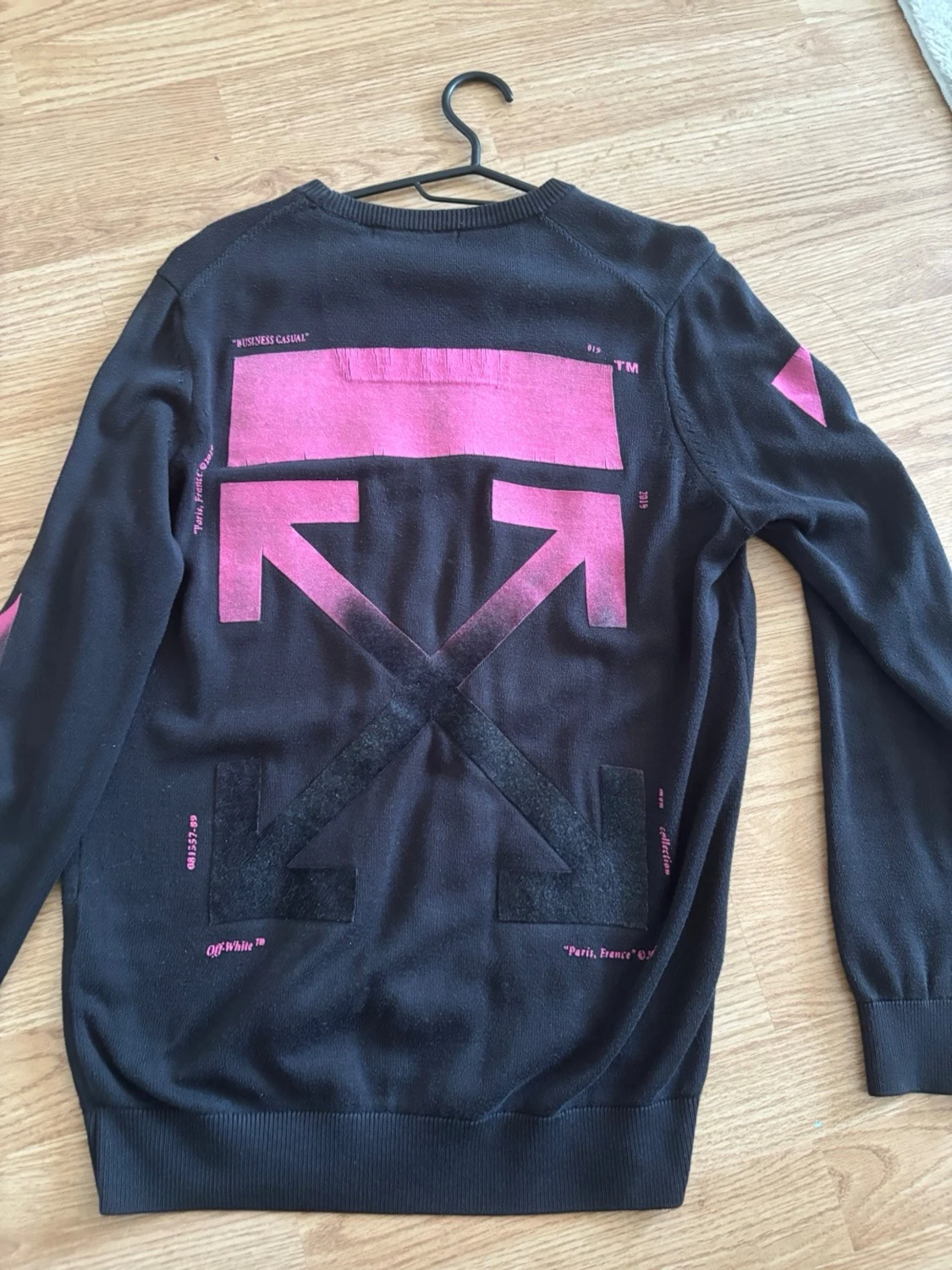 Svart Off-White tröja med rosa tryck