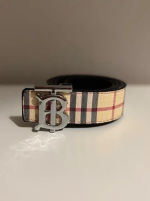 Burberry bälte  - helt ny, LÅNG FRAKTID 