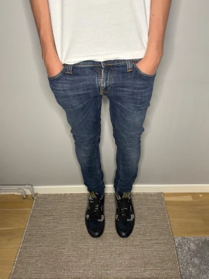 Nudie Jeans - Nudie Jeans| Storlek: 31/34| Modellen är 179 cm| Skick: 9/10| Pris: 349kr| Priset går alltid att diskutera😊