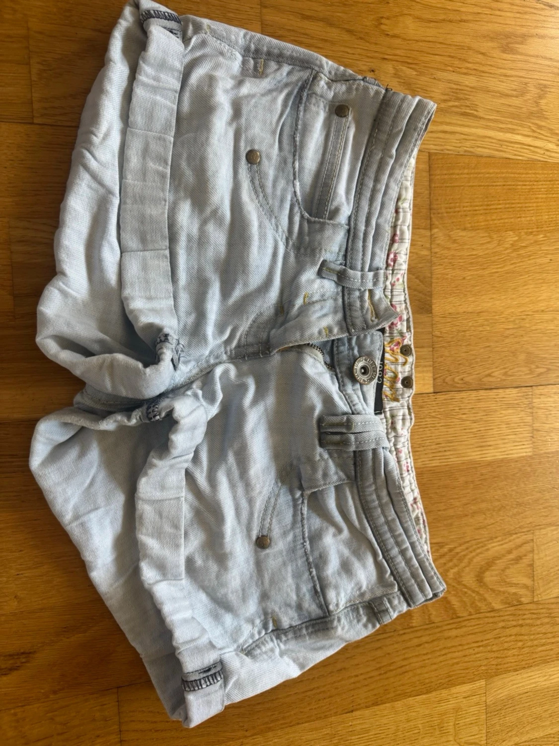 Låg midja shorts