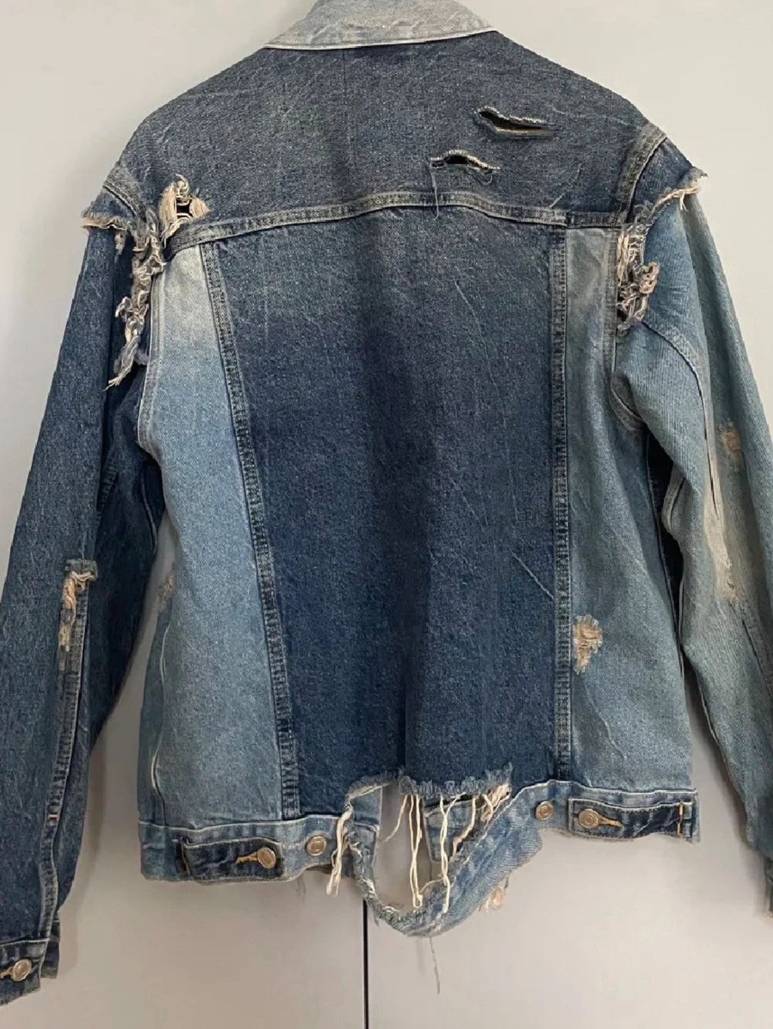 Oversized distressed jeansjacka - 2