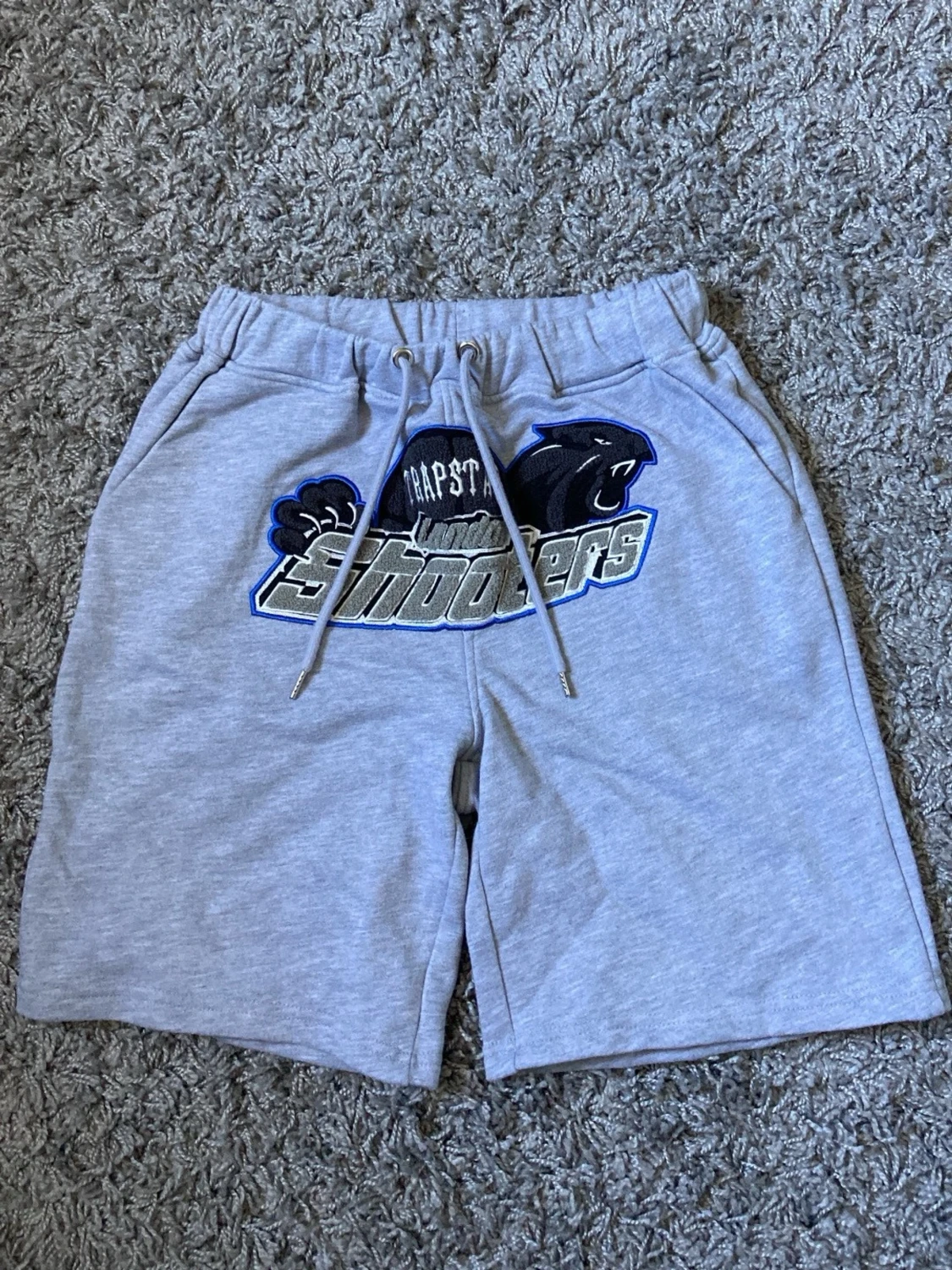 Grå TRAPSTR  shorts