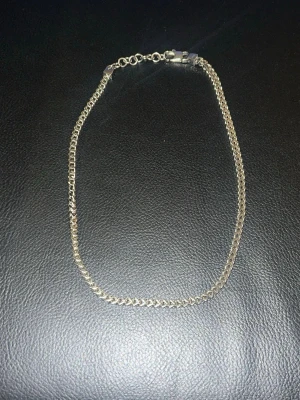 Arock tjock Kejsarhalsband i Stål ART 6 - Säljer ett mycket fint och maskulint halsband från det välkända märket Arock. Halsbandet är av modellen Kejsarlänk