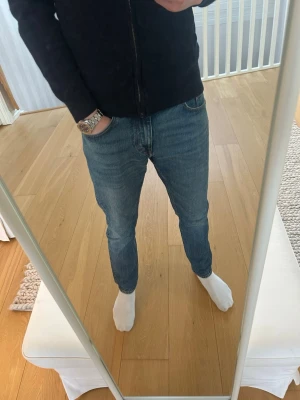 Jeans Tiger of Sweden  - Tjena, säljer ett par Tiger of sweden jeans, jeansen är i bra skick, storlek är W30 och L32 modellen på byxorna är pistolero. Om du har några frågor är de bara att höra av dig!