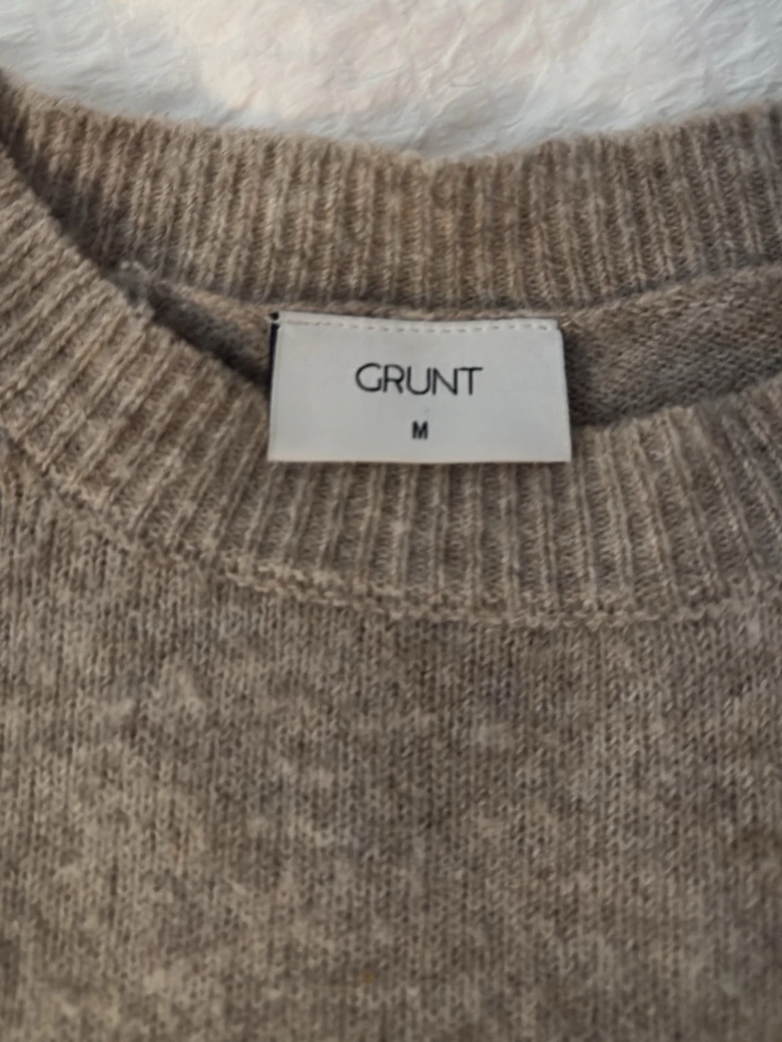 Beige stickad tröja från GRUNT - 2