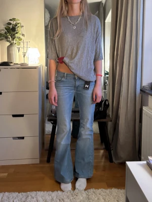 Stickad t shirt från Zara! - Snygg  stickad t shirt från Zara, aldrig använd 