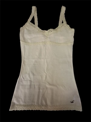 Vit spetskantad linnetopp Hollister - Vit spetskantad linnetopp Hollister