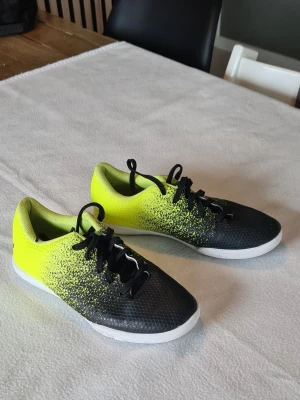 Futsalsko inneskor storlek 34 - Futsal skor inneskor storlek 34 