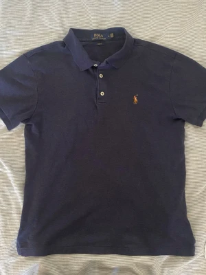 Ralph lauren  - Snygg Ralph lauren pike i bra skick, är i st M men passar bättre till S. 
