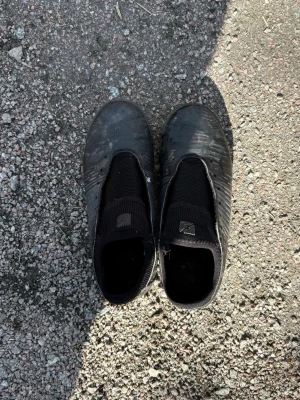 Puma fotbollsskor för grus Pris kan diskuteras  - Puma fotbollsskor för grus plan Puma storlek 37