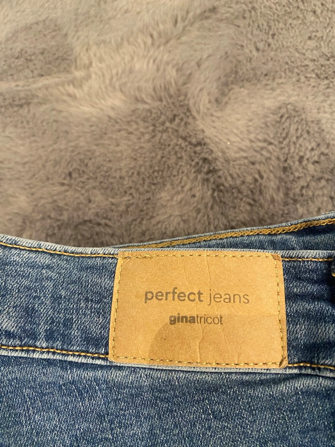 Blå bootcut jeans från Gina Tricot - 2