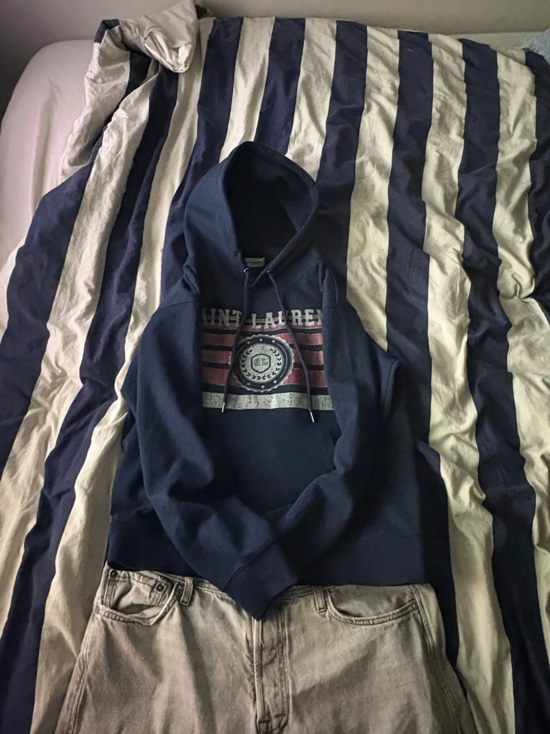 Mörkblå hoodie från Saint Laurent