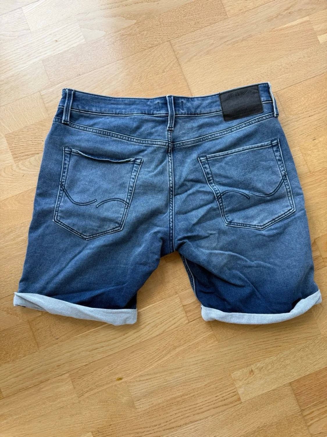 Blå denimshorts från Jack & Jones - 1