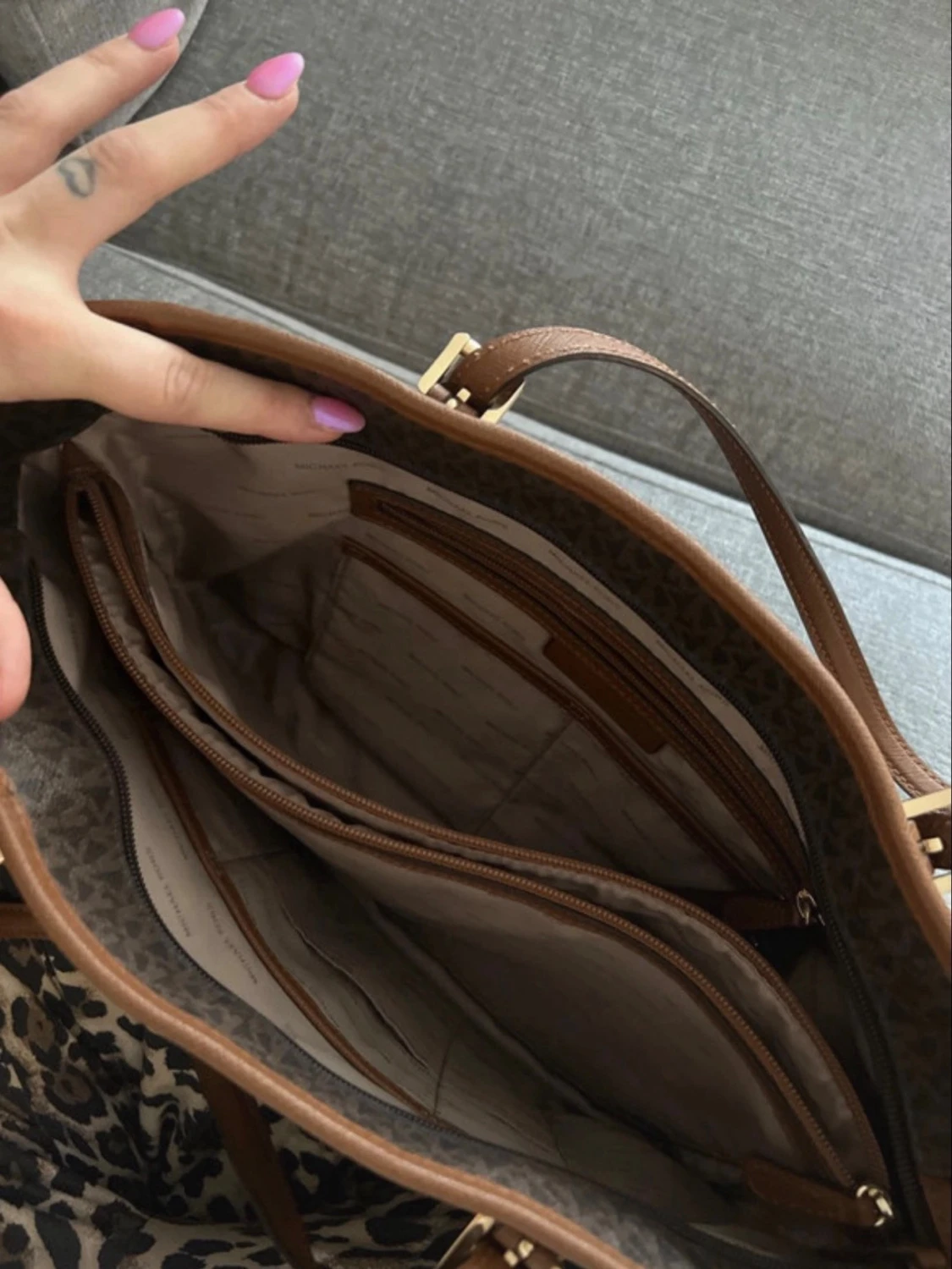Michael Kors brun handväska - 1