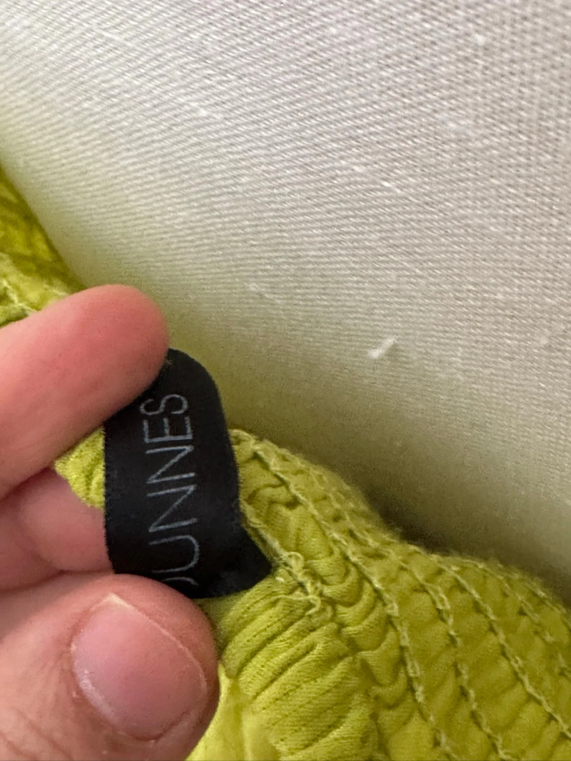 Limegrön linnetopp med spetsdetaljer - 3