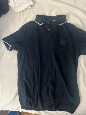 pikétröjor från BOSS och Ralph lauren - Flera olika piké tröjor 300-400 styck