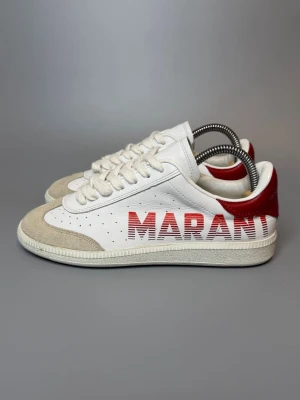 Isabel Marant Skor - ‼️VI TAR EJ BYTEN ‼️ Isabel Marant Sneakers | Skick: 9/10 | Storlek EU 36 | Ingår Box & skopåse vid köp! | Fraktar inom 24H efter köp på köparens bekostnad 📦💨 | Hör av dig vid minsta fråga eller fundering 💭 