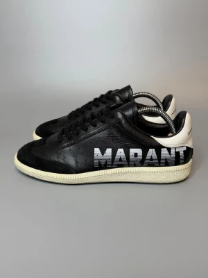 Isabel Marant Skor  - ‼️VI TAR EJ BYTEN ‼️Isabel Marant Sneakers | Skick: 9/10 | Storlek EU 38 | Fraktar inom 24H efter köp på köparens bekostnad 📦💨 | Hör av dig vid minsta fråga eller fundering 💭 