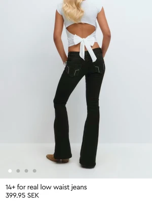 SÖKES! KOLLA BESKRIVNINGEN  - Söker dessa jeans i storlek xs för att jag tror inte de säljs längre. Om någon skulle vilja sälja dem så är jag berädd att betala orginalpris för dem eller till och med lite mer, slisket spelar inte så stor roll. Skriv till mig om ni har möjlighet☺️🫶🏼