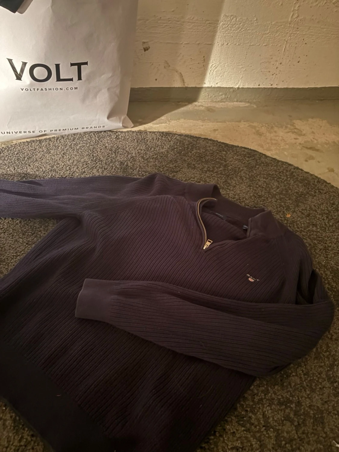 Mörkblå stickad tröja från Gant - 2