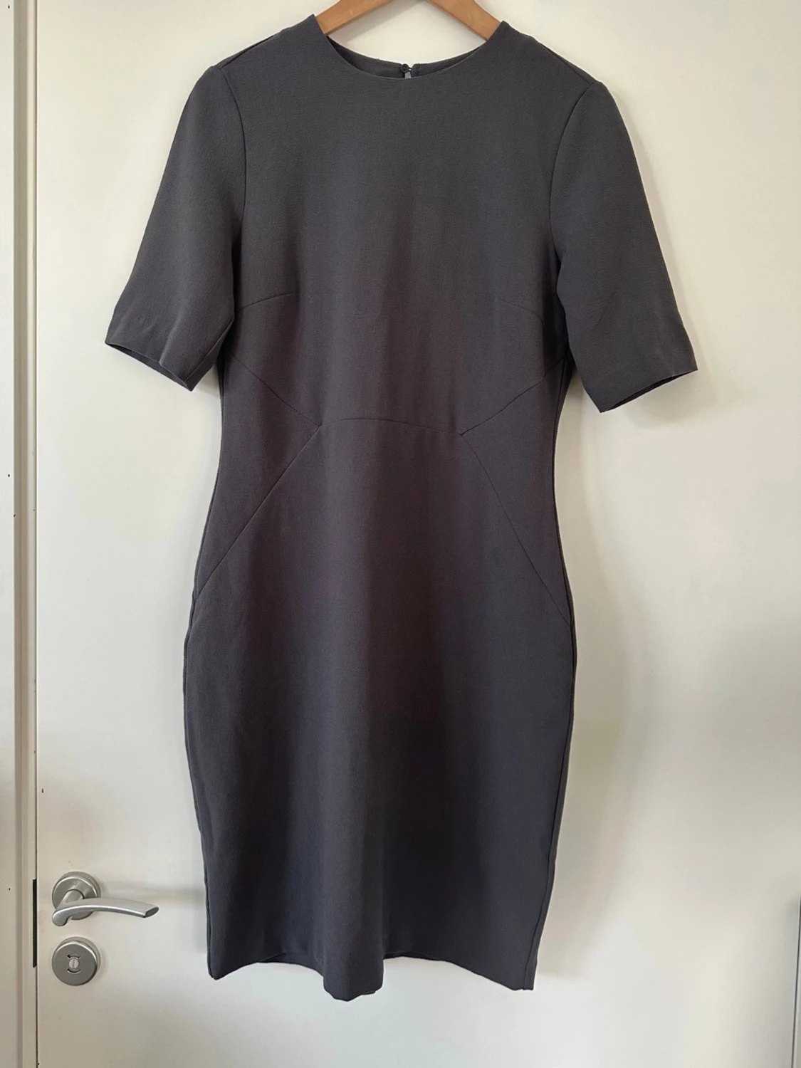 Grå H&M klänning, storlek 40 - 5