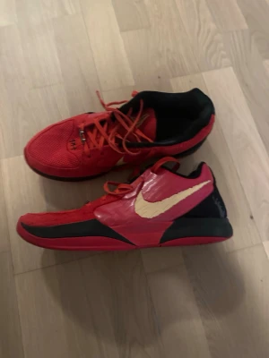  Nike ja morant 2 basket  - Bra skick och mycket bra skor för basket säljer för att jag inte använder dem mera .