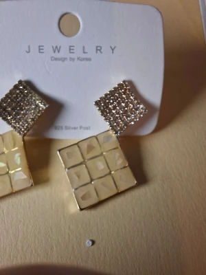 Fyrkantiga örhängen med kristaller - Överge samlingen, utförsäljning till låga priser