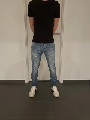 Dondup George jeans - Säljer nu dessa Dondup George jeans, skriv för fler bilder/frågor🙌🏼