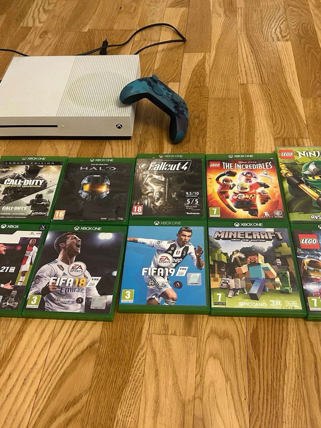 Xbox One S med handkontroll och spel - 2