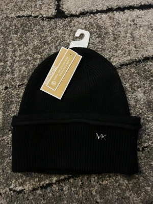 Michael Kors Beanie - Original price 75€. 