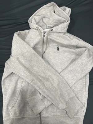 Polo Kofta Grå - Polo kofta i grå, Small.