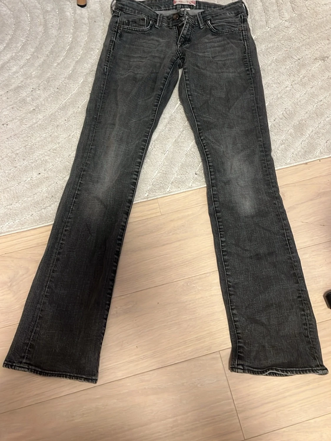 Svarta bootcut jeans med