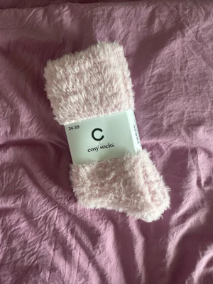 Cozy socks - Helt nya. Storlek 34-39
