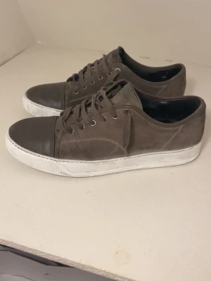 Sko tvätt - Sko tvätt skriv i dm om ni är intresserade,  150 kr , se skillnad på bildErna
