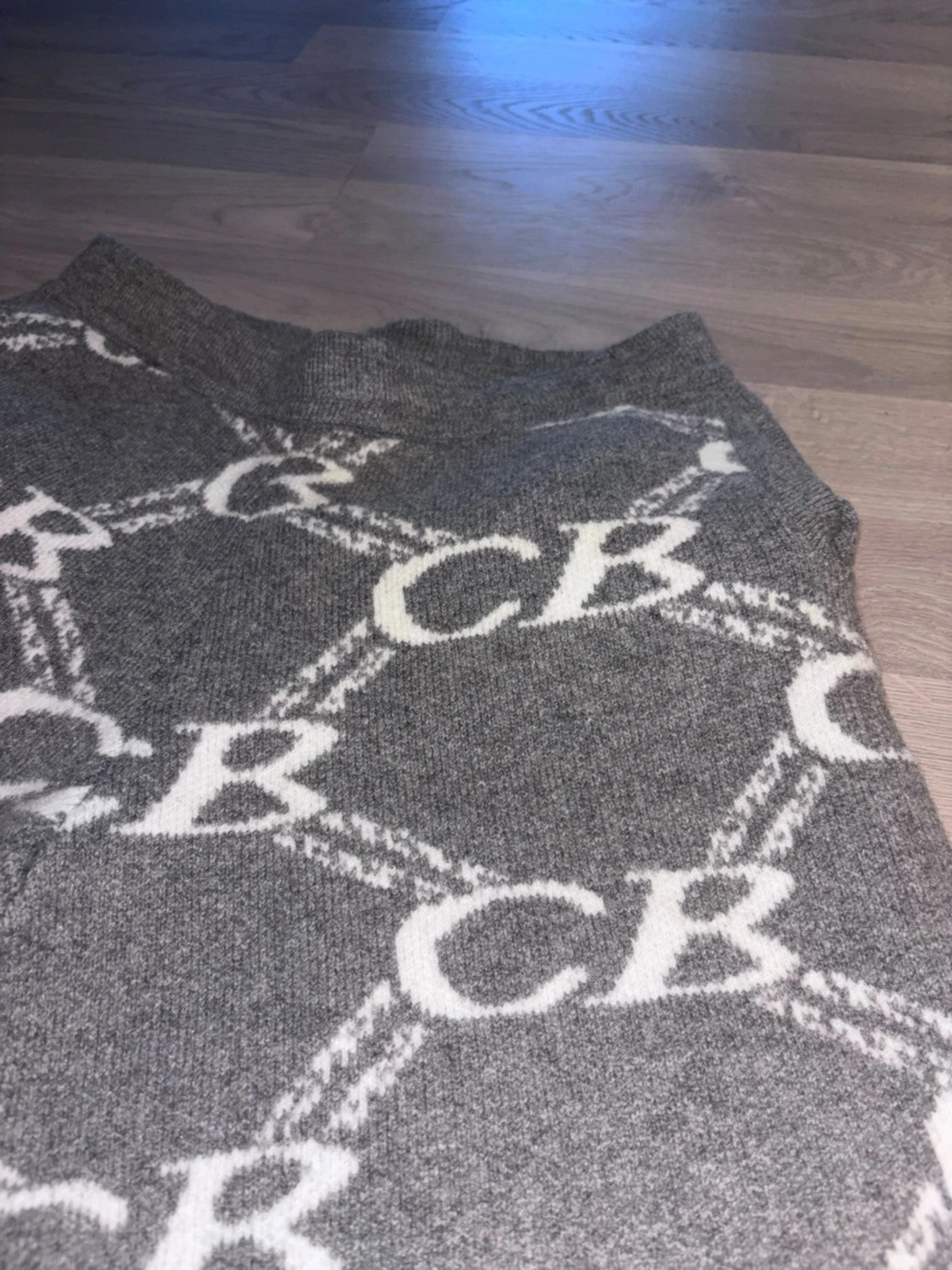Grå stickade shorts med CB-mönster - 1