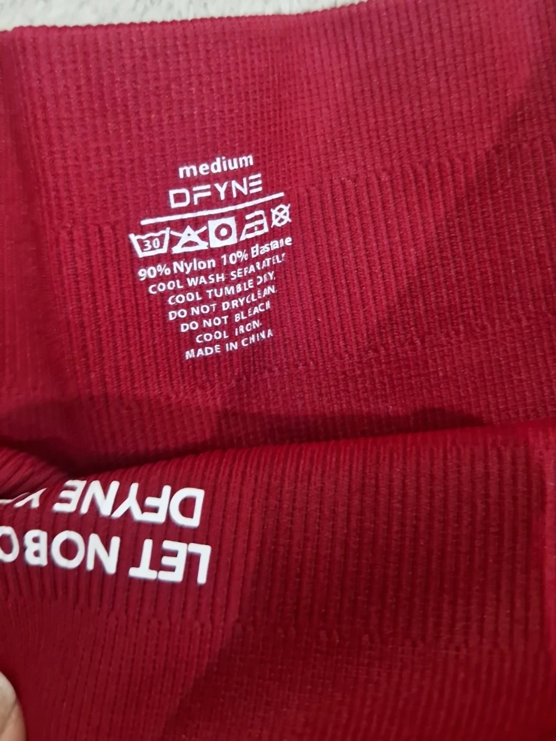 Röda seamless shorts från DFYNE - 1