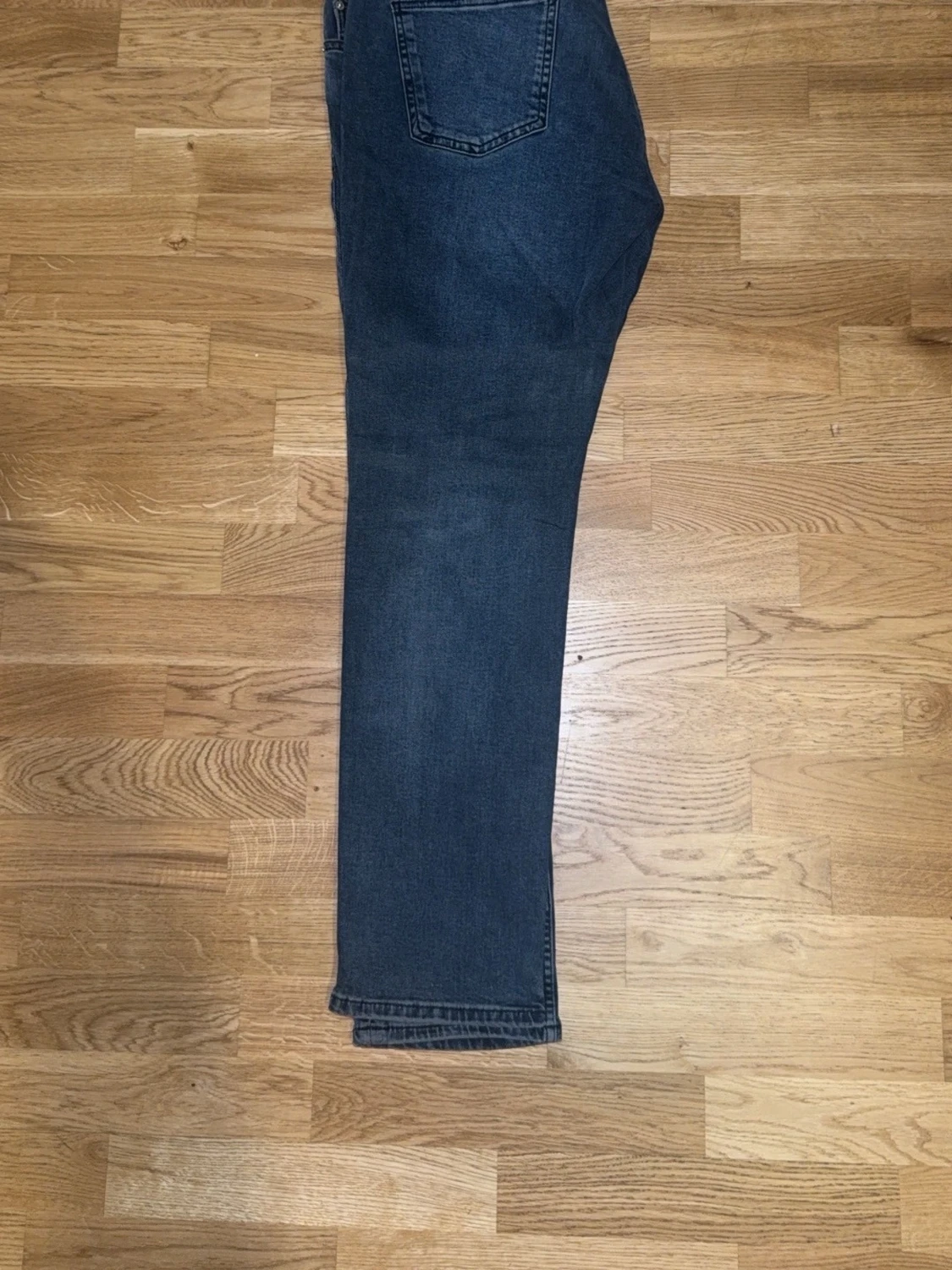 Pull and bear Mörkblå raka jeans - 1